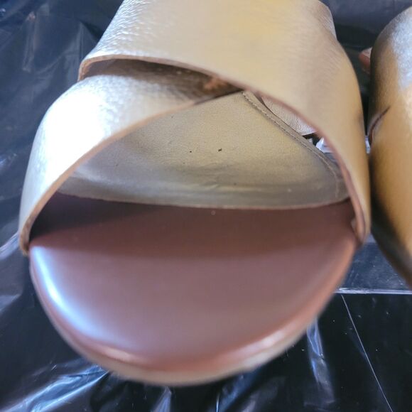 NIB Joan&David Gold Cireca Luxe Criss Cross Wedgr Slides Sz 8M - Picture 7 of 9